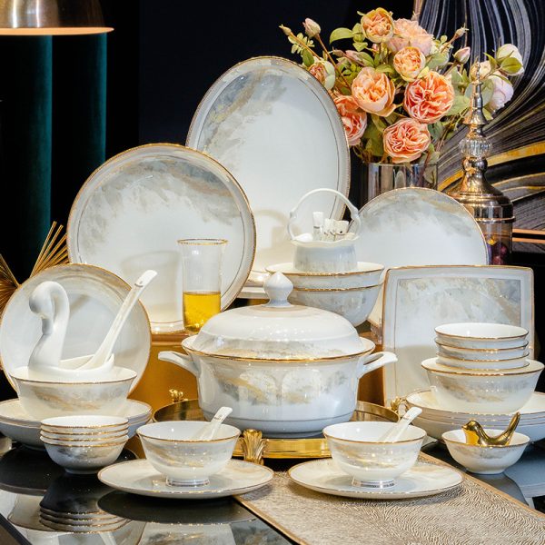 Golden-edge high-quality porcelain set with oriental patterns and white glaze